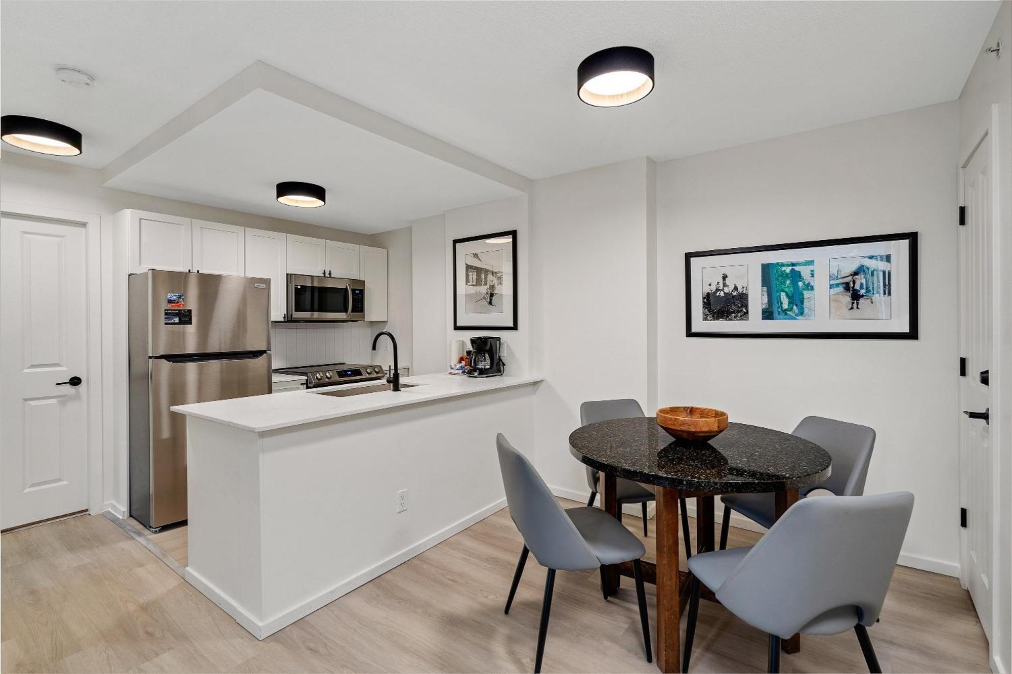 Cascade Lodge Whistler Bagian luar foto